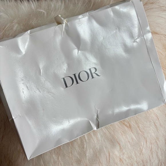 DIOR Cream Floral Cosmetics Pouch - Picture 10 of 13